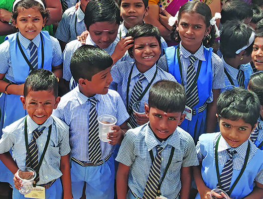Kids with drinking water in India Kids with drinking water in India